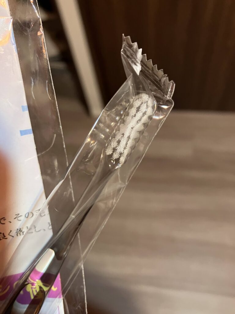 ピラミッド型歯ブラシ