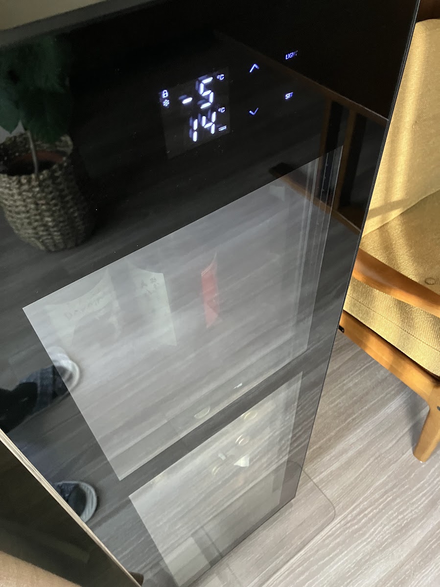 GX38の温度表示。上の部屋-5℃、下の部屋14℃